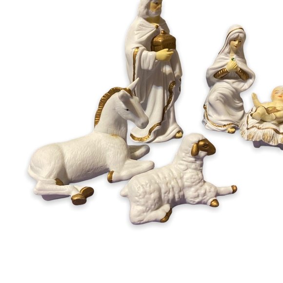 Nativity Scene 10 Piece Set White Gold Accents Figurines Christmas Bisque - Picture 2 of 11